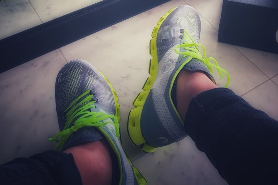 Onランニングシューズ CloudX Grey/Neon