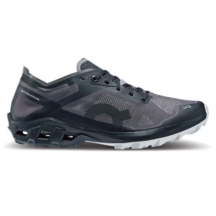 【WOMEN’S】On Cloudventure Peak 3　Black/Glacier