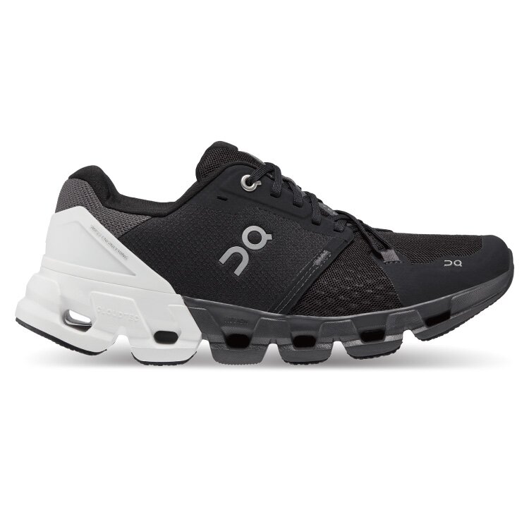 【WOMEN’S】On Cloudflyer 4　Black/White